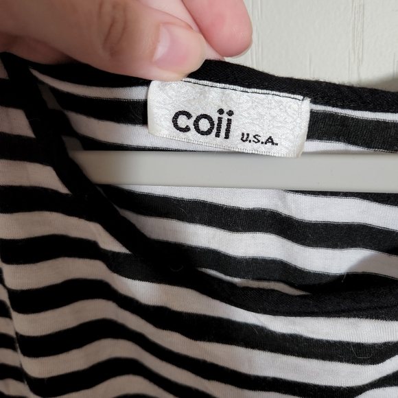 Coii Striped Cold Shoulder Cropped Tee - Picture 2 of 5